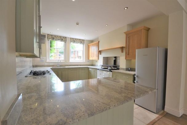 4 bedroom terraced house to rent - Photo 1