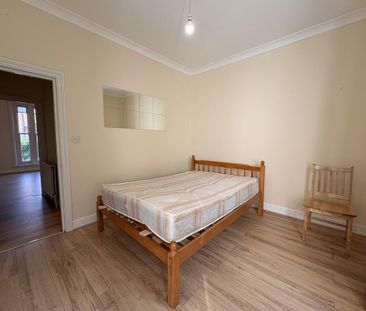 3 bedroom apartment to rent - Photo 6