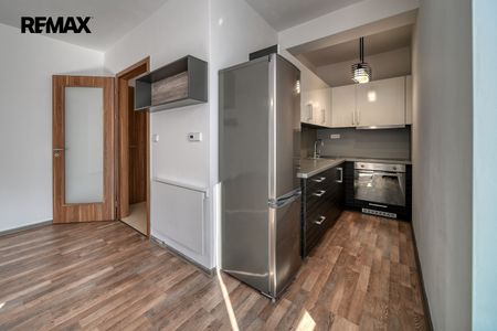 Pronájem bytu 1+kk v osobním vlastnictví 31 m², Kolín - Фото 3