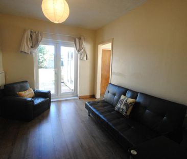 5 bedroom detached house to rent - Photo 2