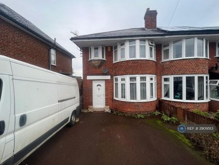 3 bedroom semi-detached house to rent - Photo 5