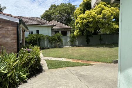 WELL PRESENTED FAMILY HOME CLOSE TO THE CBD! - Photo 4