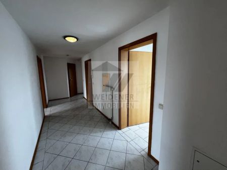 Schnäppchen mit Fernblick und 2 Badezimmern! Schicke 2,5 Raum DG Wohnung! - Photo 4