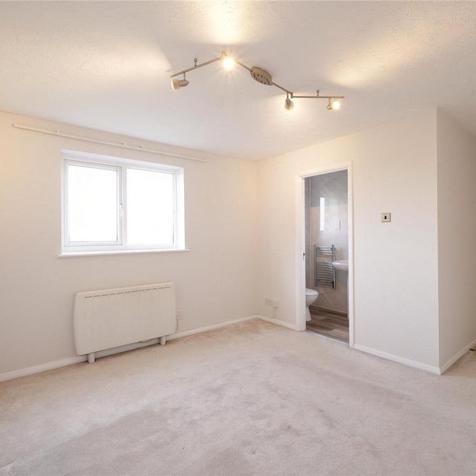 4 bedroom detached house to rent - Photo 1