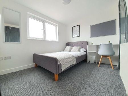5 bedroom flat to rent - Photo 5