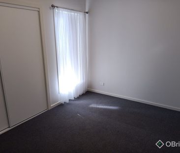 Brand New Family Home in the Heart of Tarneit - Photo 4