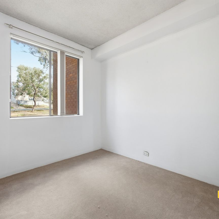 Refreshed Hawker Apartment - Photo 1