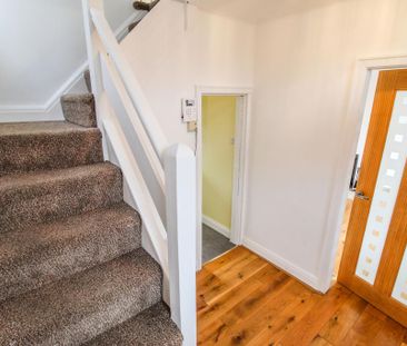 3 bedroom semi-detached house to rent - Photo 2