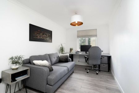 Caledonian Road, LONDON - Photo 3