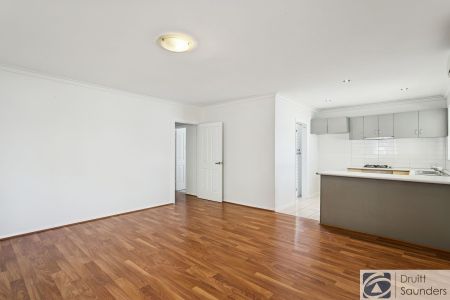 FANTASTIC DUPLEX WALKING DISTANCE TO KARRINYUP SHOPPING CENTRE - Photo 3