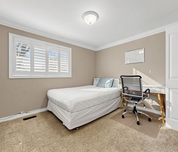 For Lease - 592 Canewood Crescent, Waterloo, Ontario - Photo 3