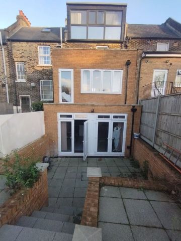 Room in a Shared House, Alpha Road, SE14 - Photo 2