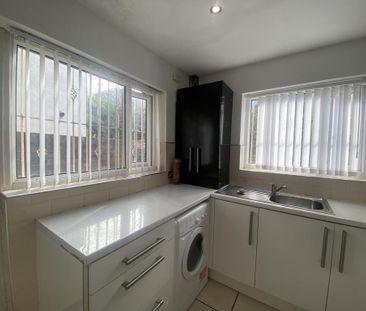 3 bedroom terraced house to rent - Photo 5