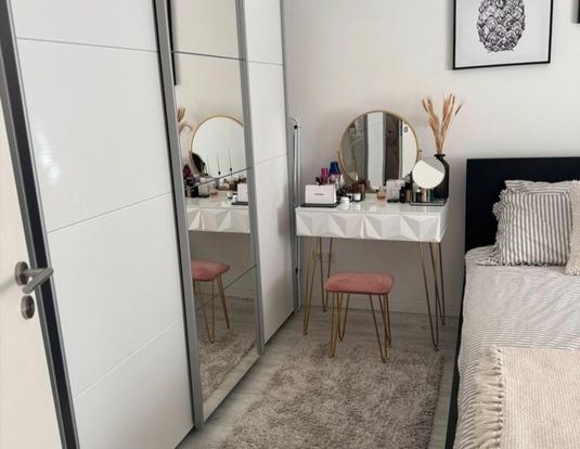 Exklusive, frisch sanierte und möblierte 2-Zimmerwohnung in zentraler Lage in Nürnberg - Foto 1