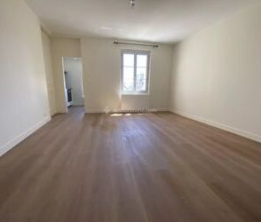 Location Appartement 2 pièces 48 m2 à Tours - Photo 3