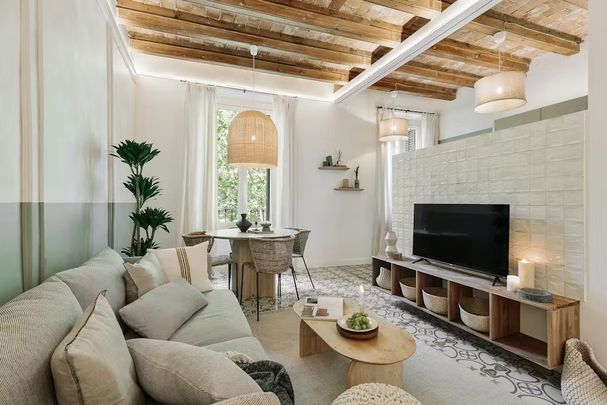 Plaça de Sant Vicenç de Sarrià, Barcelona, Catalonia 08017 - Photo 1