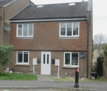 Waghorn Terrace, Hawkhurst, Kent - £995pcm - Photo 4