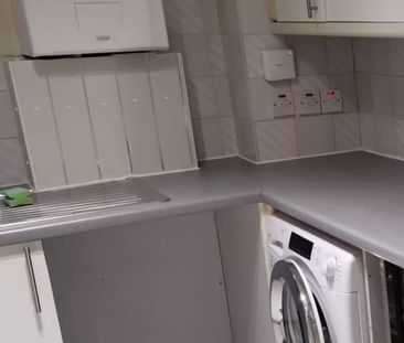 2 Bed Flat, Tavistock Road, CR0 - Photo 4