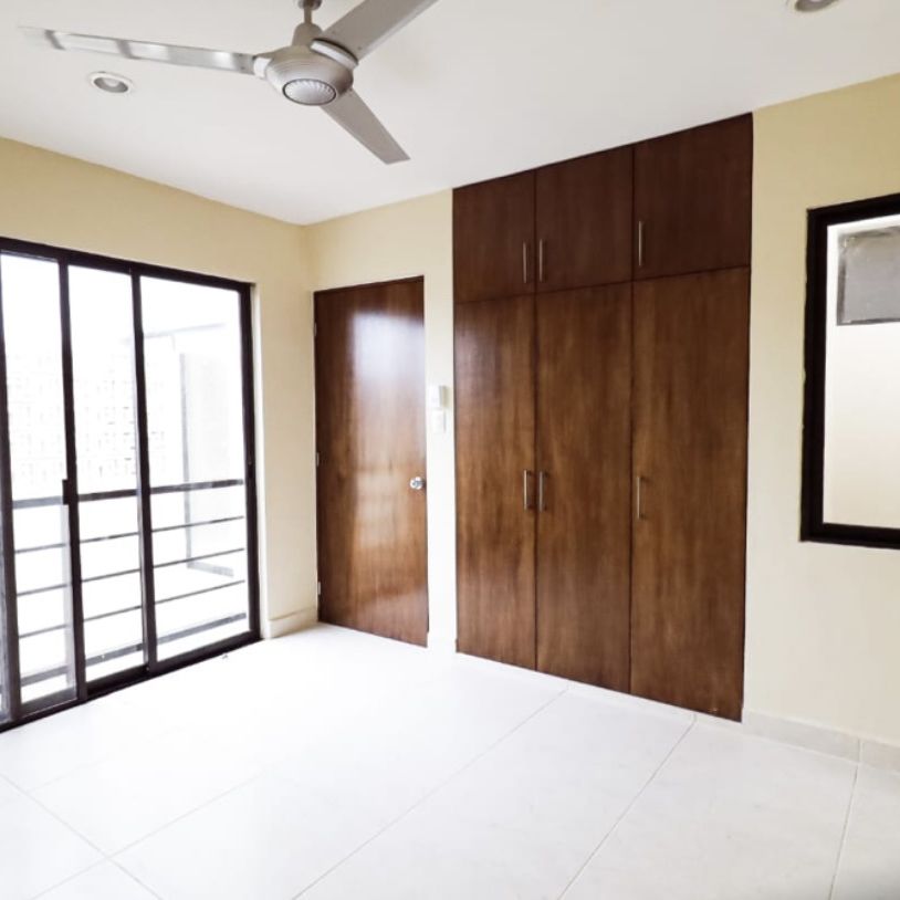 Townhouse con recámara en planta baja, y rooftop con piscina. - Photo 1