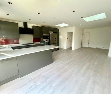 4 bedroom terraced house to rent - Photo 3