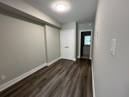 For Lease - 1295 SUMMERVILLE Avenue Unit# 102, Carlington - Central Park, Ontario - Photo 5