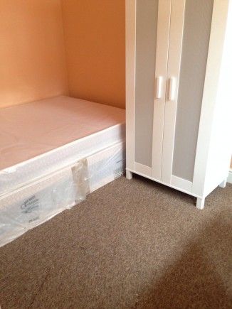 Modern 4 Bedroom property - Photo 3