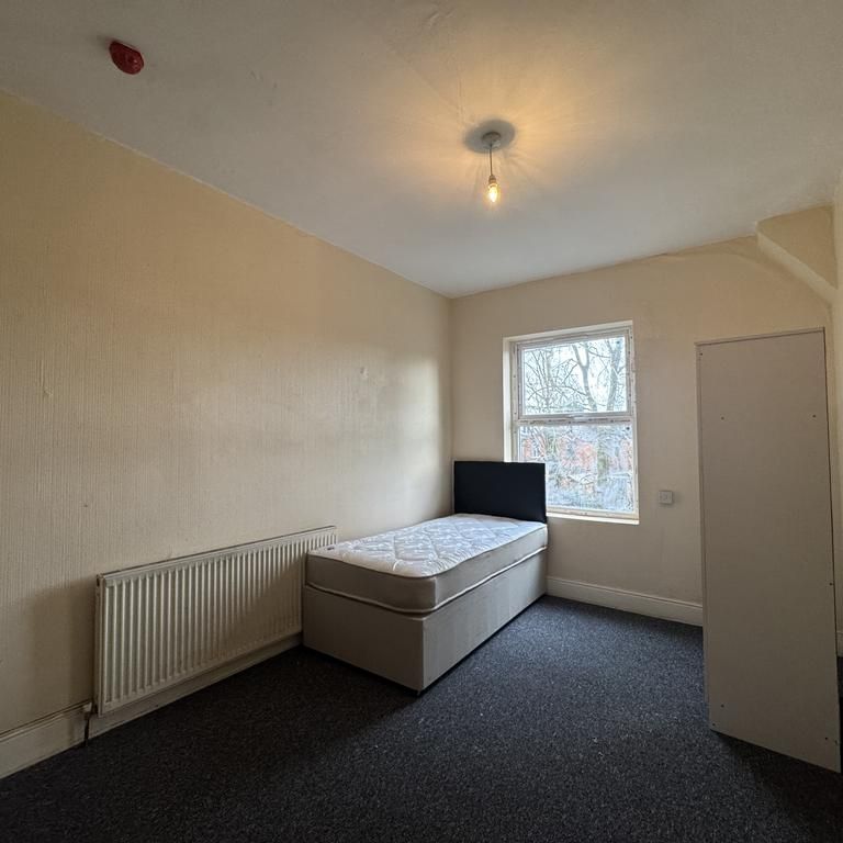 5 bedroom flat share to rent - Photo 1