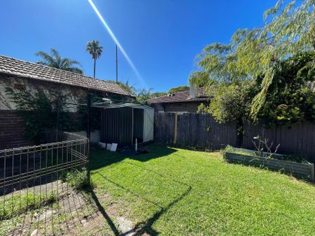 Spacious Two-Bedroom Flat with Ample Parking in Summer Hill - Photo 5