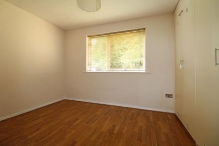 1 bedroom ground floor flat to rent - Photo 5