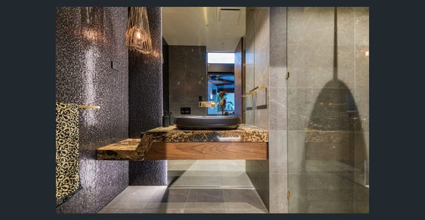 Exclusive South Bank Penthouse with Private Infinity Pool & Iconic Views - Photo 1