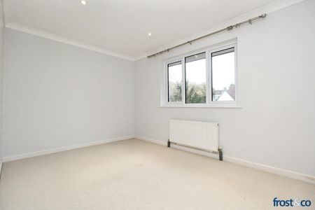 3 bedroom apartment to rent - Photo 4