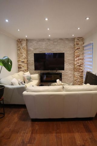 For Lease - 91 Spyglass Hill Road Unit# Main Fl., Vaughan, Ontario - Photo 2