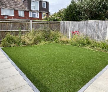 2 bedroom semi-detached bungalow to rent - Photo 1