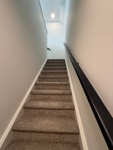 198-824 Woolwich Street - Photo 2