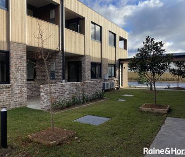 Ground Level 1 Bedroom Unit! - Photo 1