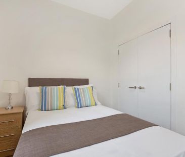 2 bedroom parking to rent - Photo 3