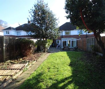 3 bedroom semi-detached house to rent - Photo 6
