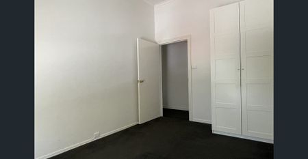 Huge apartment!Lygon Street and Melbourne Uni on the doorstep! - Photo 5