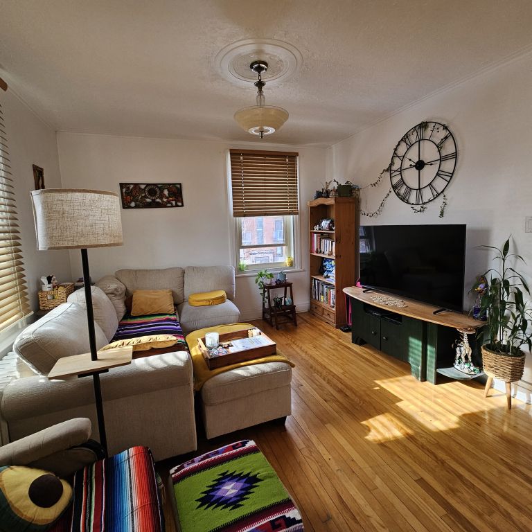 31/2 + Espace Bureau Chauffé - Photo 1