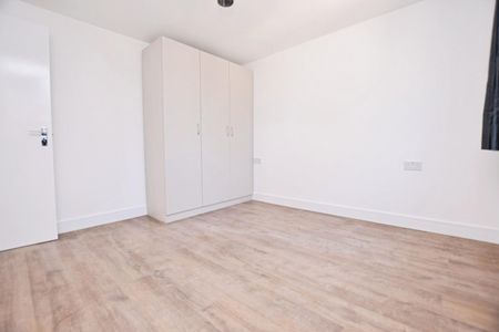 3 bedroom House To Let Total Size: 765 SQ FT - Photo 4