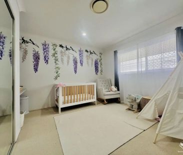 “Fully Air-coned 4 Bedroom Townhouse, Ideal for Families or Profess... - Photo 5