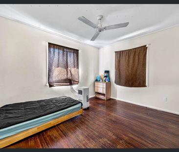 Charming Family Home with Spacious Yard in Convenient Riverview Loc... - Photo 4