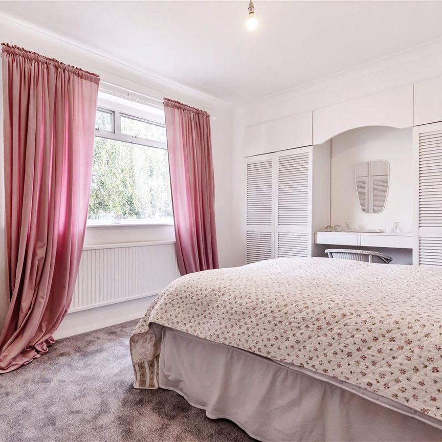 Raleigh Road, Richmond, Surrey, TW9 - Photo 1