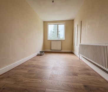 4 Bedroom House To Let - HP13 - Photo 4