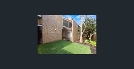 Designer Split Level Living - Photo 4