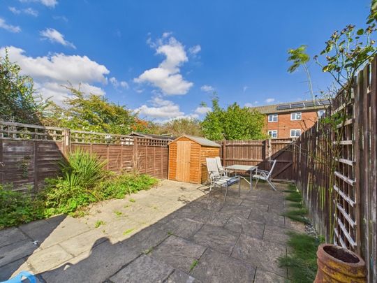 Croft Gardens, Charlton Kings, Cheltenham GL53 - Photo 1