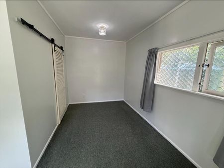 One bedroom rural oasis - Photo 2