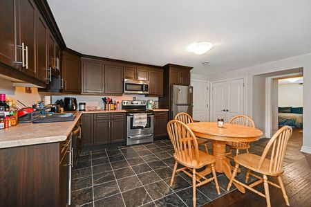 For Lease - 916 Scarlett Road Unit# Bsmt, Toronto, Ontario - Photo 3