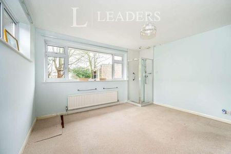 Cedar Close, Epsom, KT17 - Photo 3