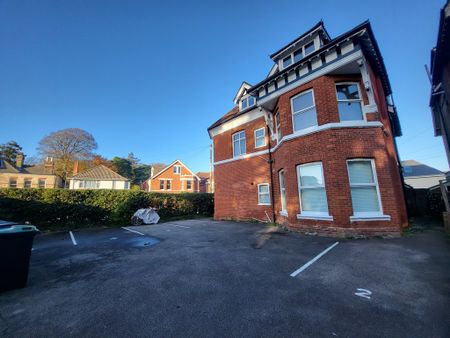 Alumhurst Road, Bournemouth - Photo 2